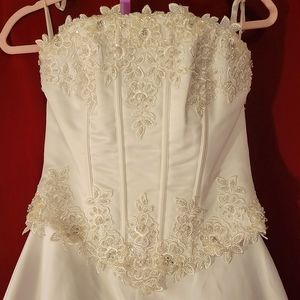 Lady Roi Bridal Wedding Dress